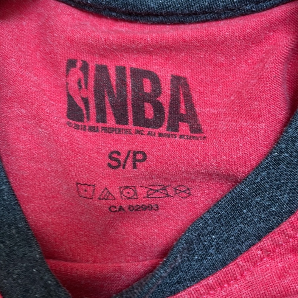 Toronto Raptors NBA Raglan Top - Picture 2 of 3